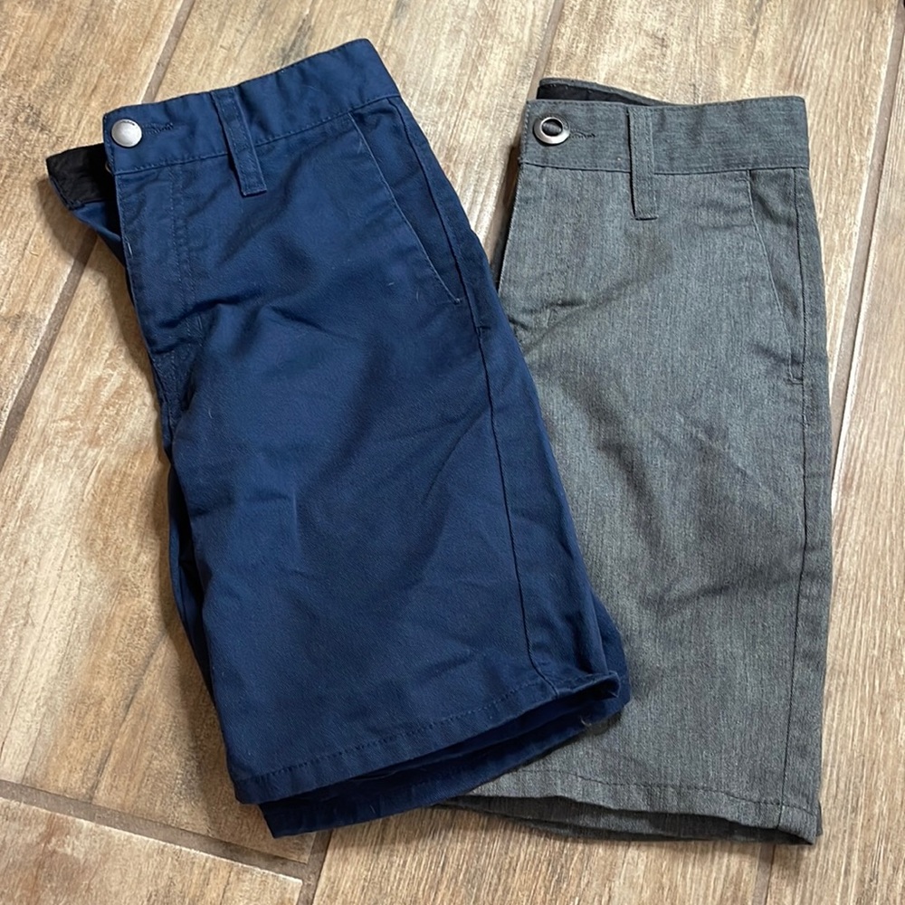 Boy’s Volcom chino shorts size 23 (7) bundle